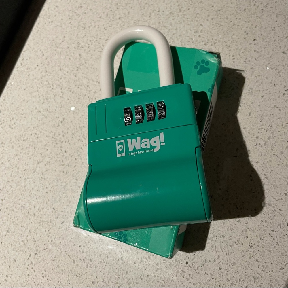Wag dog lockbox for keys & dog walking